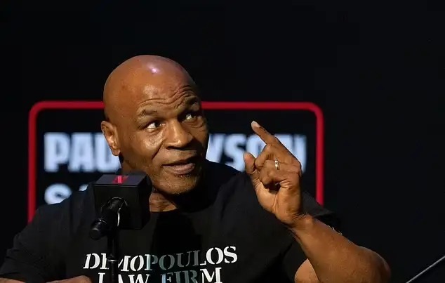 حاشیه‌های عجیب نشست مطبوعاتی پیش از مسابقه مایک تایسون و جیک پاول