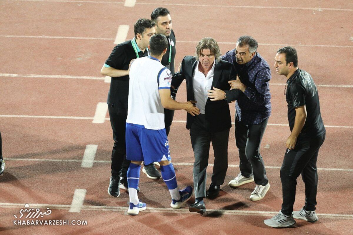 شاید اگر روزبه را تعویض نمیکردند استقلال دربی را میبرد شاید اگر روزبه را تعویض نمیکردند استقلال دربی را میبرد