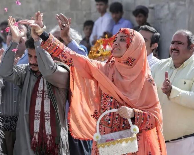 زیبایی مینیاتوری مهناز نون خ در واقعیت