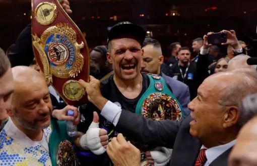 ویدئو| ساعت ۱.۵ میلیون دلار کریستیانو رونالدو و هو شدن توسط تماشاگران «مبارزه قرن»