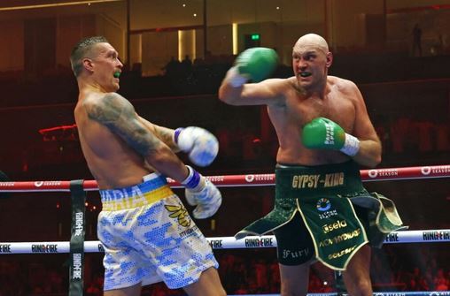 ویدئو| شکست تایسون فیوری در «مبارزه قرن»؛ اوسیک قهرمان بلامنازع سنگین وزن شد