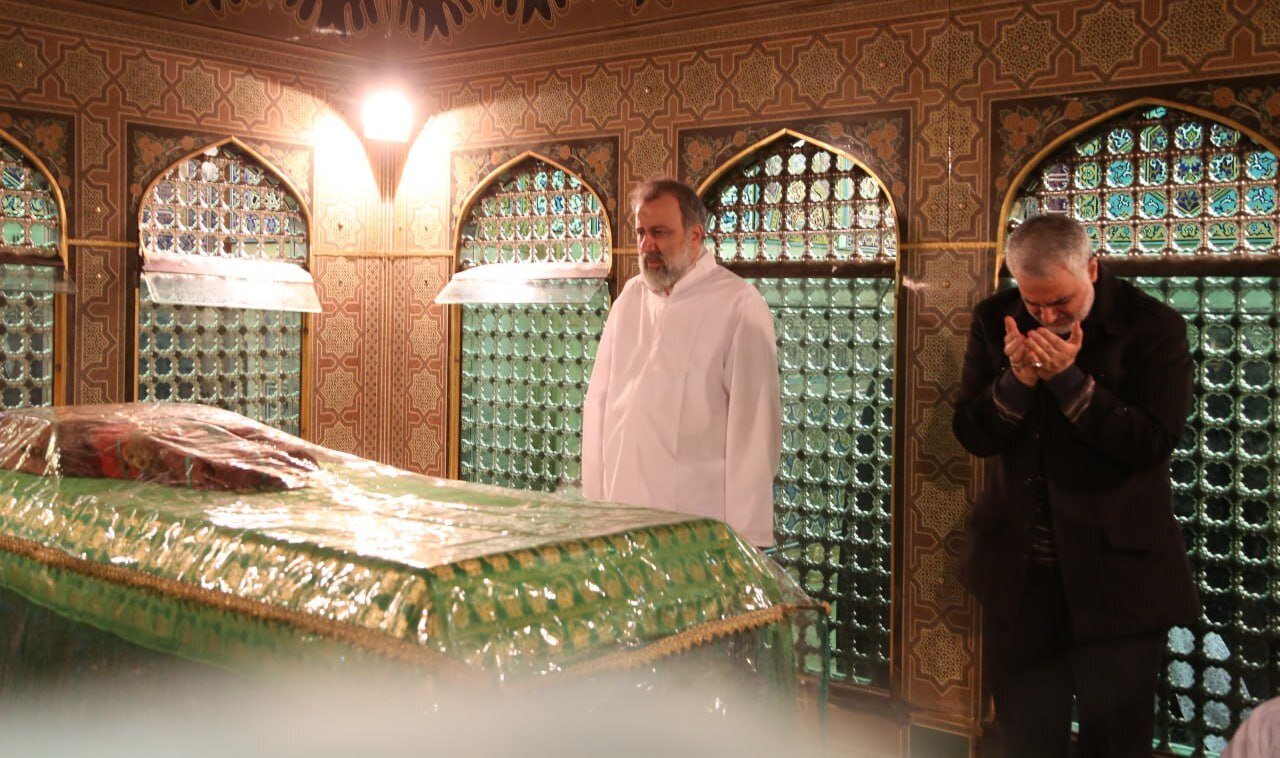 عکس| تصویری خاص و دیده نشده از رئیسی در کنار حاج قاسم