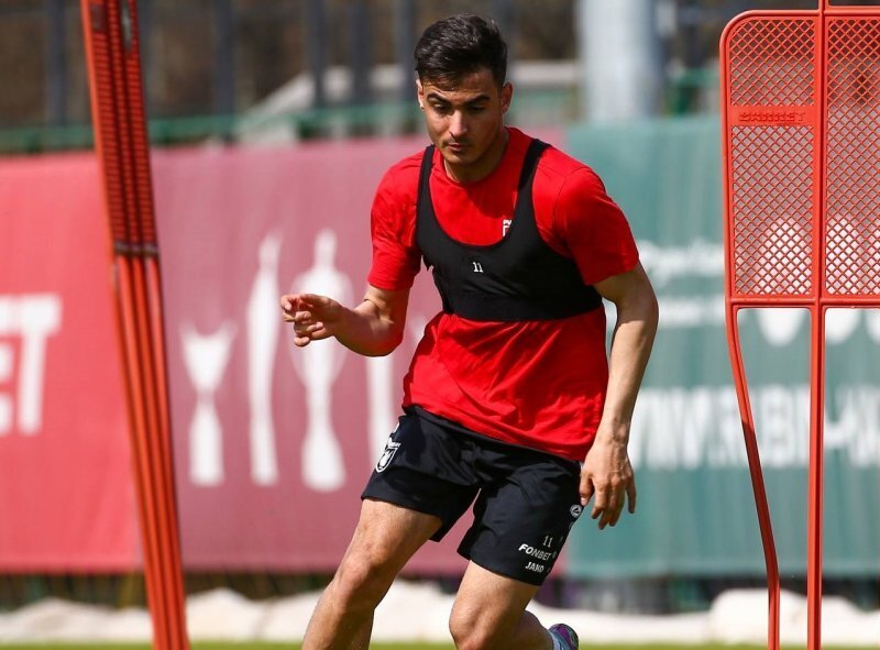 ستاره جوان ایرانی جای سردار آزمون را می گیرد