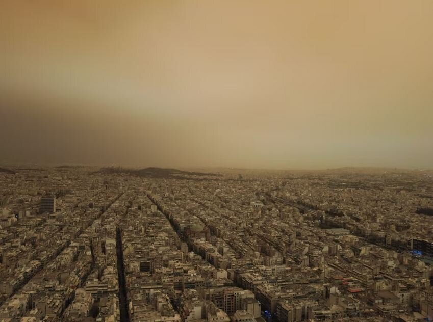 (عکس) طوفان نارنجی آتن را بلعید