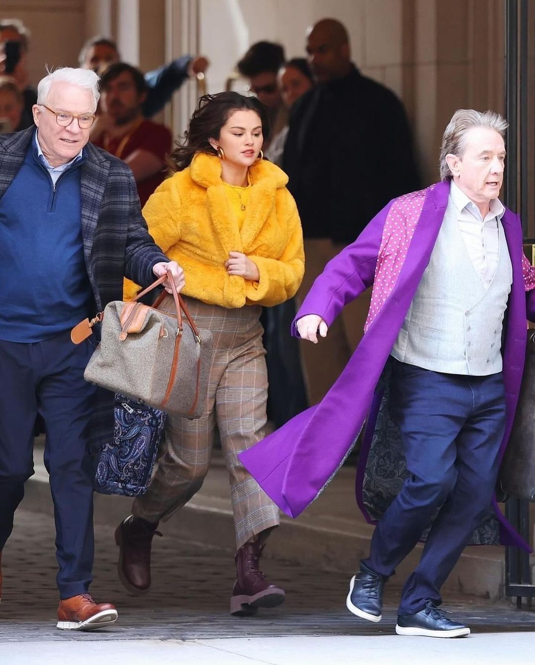 تصاویر جذابی که از سلنا گومز در خیابان‌های نیویورک لو رفت + تصاویر