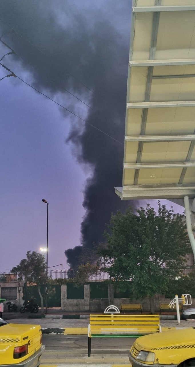 مهار آتشسوزی انبار لوازم آرایشی در شهر ری مهار آتشسوزی انبار لوازم آرایشی در شهر ری