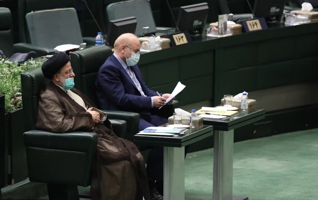 قالیباف؛ شمشیر را برای رئیسی از رو بست / پایان دیرهنگام سکوتِ مجلس مقابل دولت!