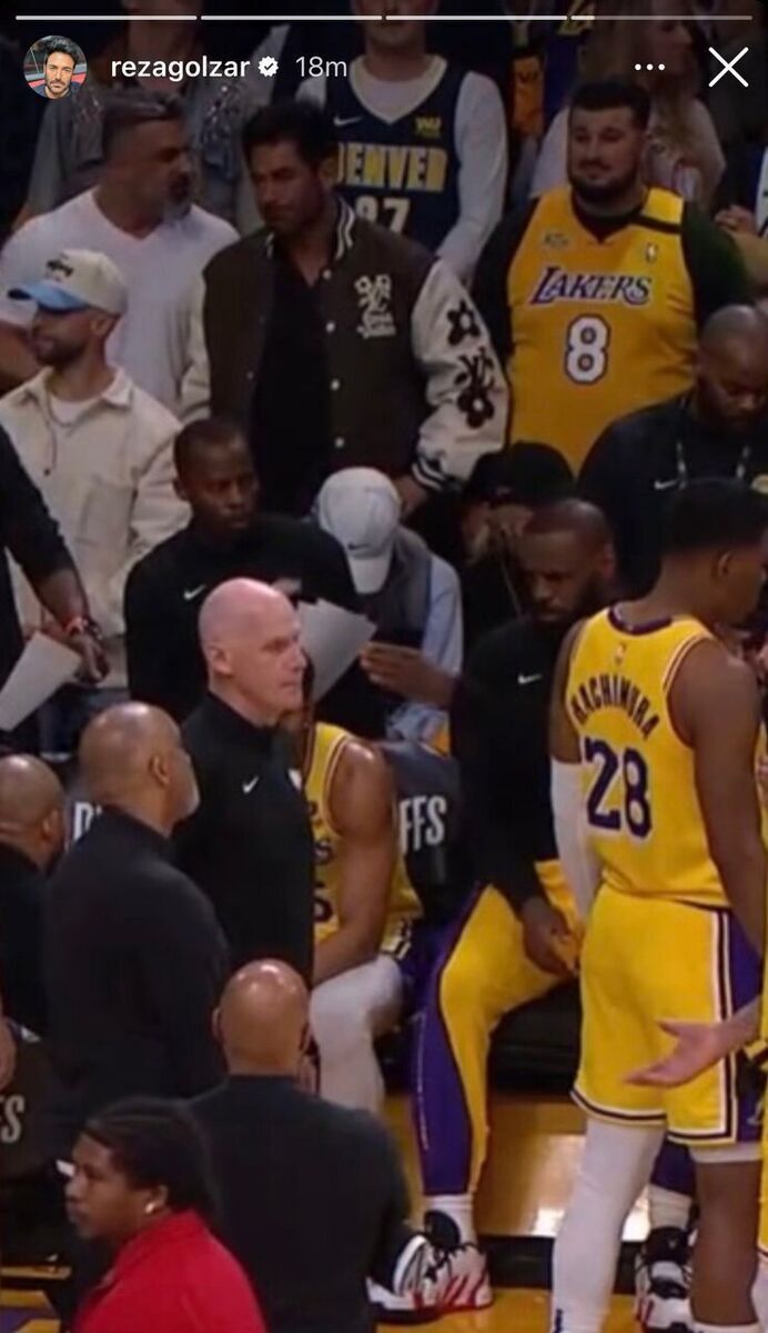 (عکس) هزینه ۱۲۵ میلیون تومانی گلزار برای دیدن بازی لبرون جیمز | گلزار در جایگاه VIP و پشت‌سر پادشاه NBA
