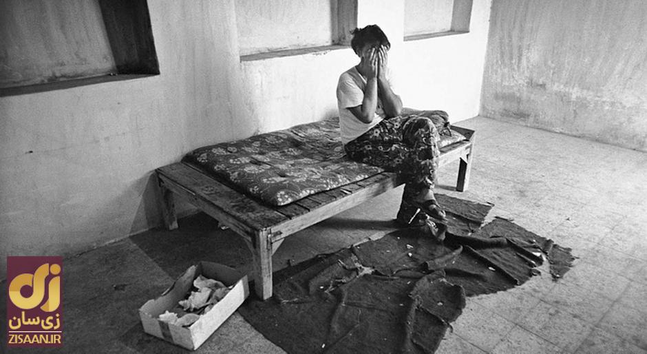 زن جوان در شهرنو