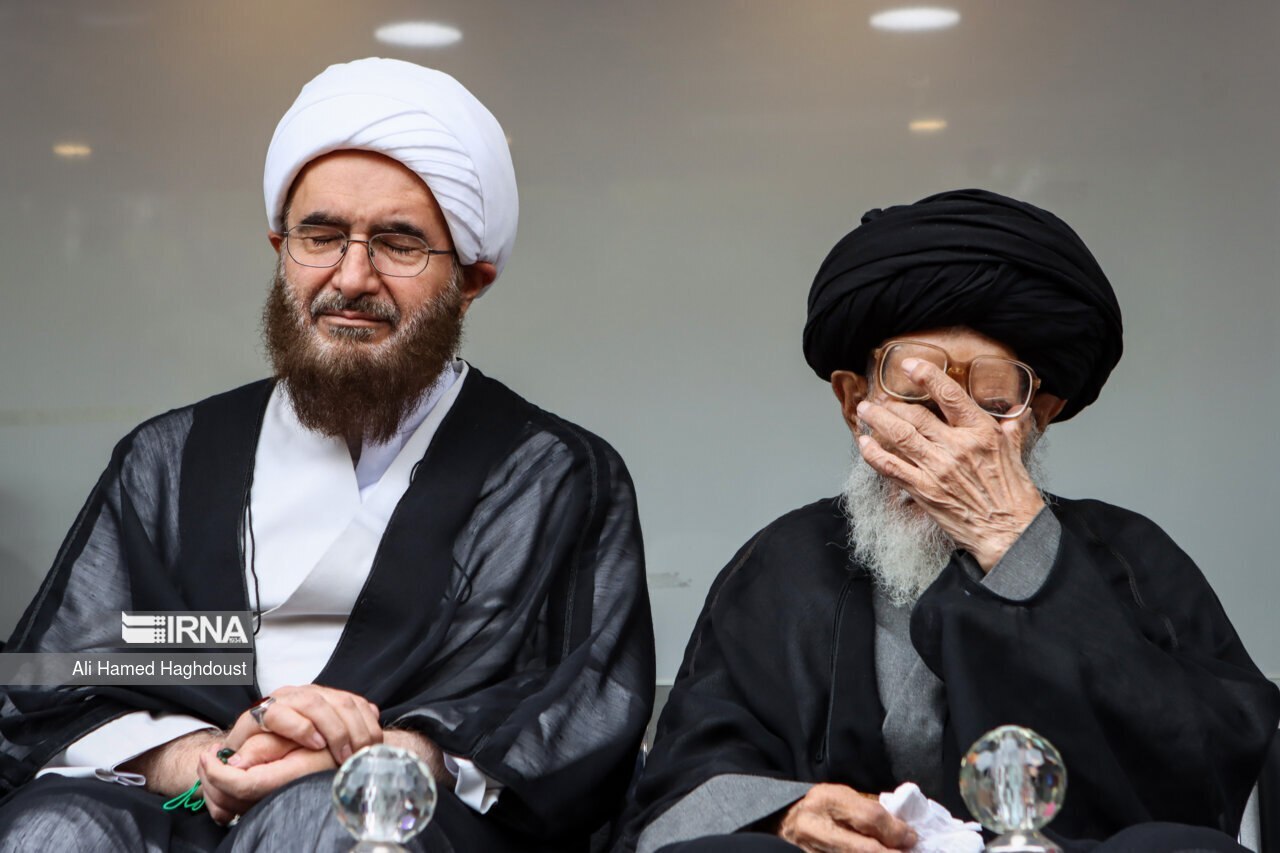 عکس | پدر آیت‌الله آل‌هاشم در مراسم تشییع او