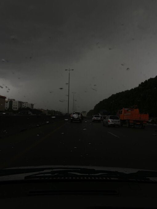 آسمان کرج وسط روز، سیاه شد