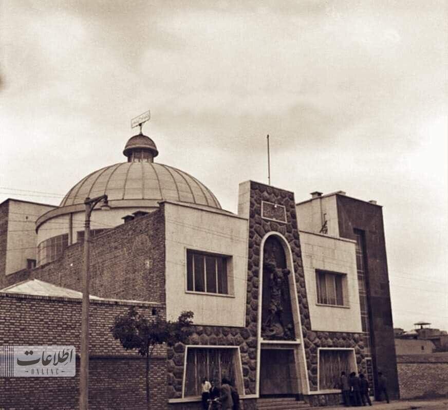 عکس| افتتاح باشگاه ورزشی شعبان بیمخ با حضور برادر شاه عکس| افتتاح باشگاه ورزشی شعبان بیمخ با حضور برادر شاه