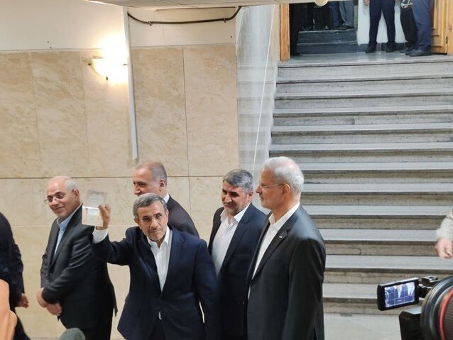 هجوم «احمدی‌نژاد» و یارانش به وزارت کشور!