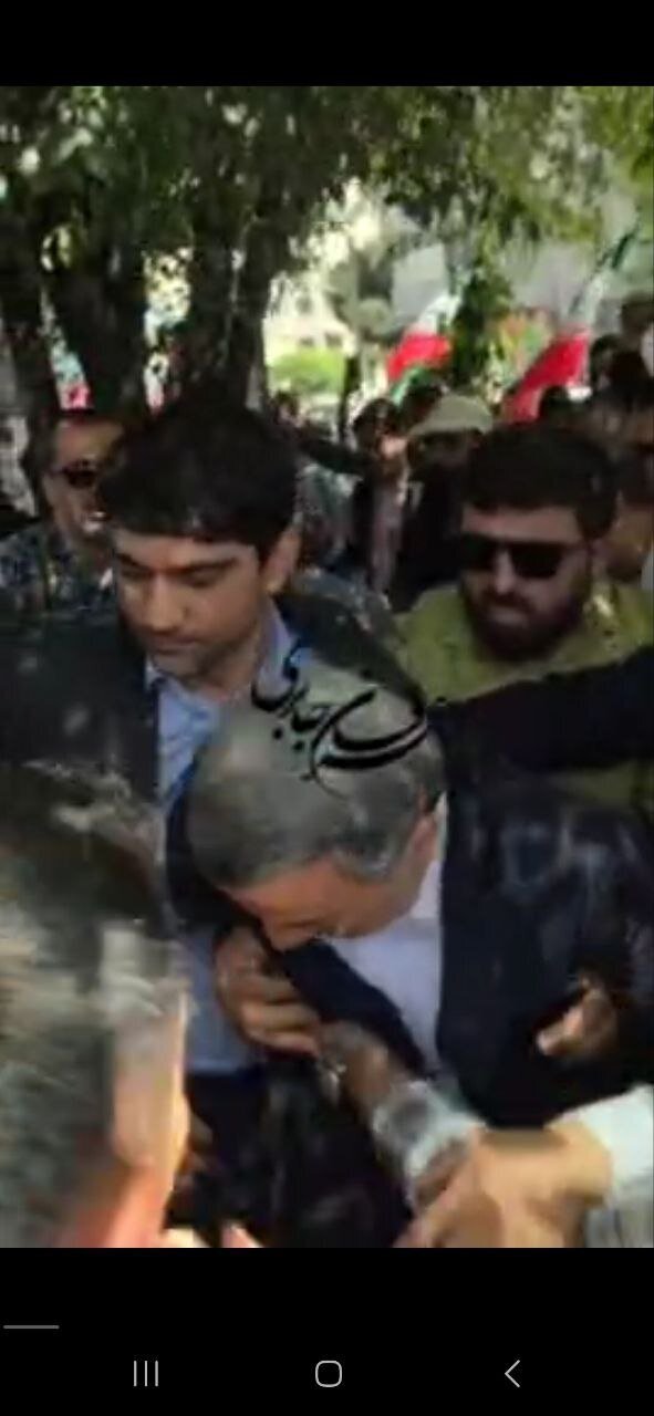 احمدینژاد از یک حادثه جان سالم به در برد احمدینژاد از یک حادثه جان سالم به در برد