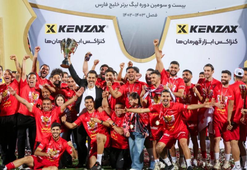 جنجال ادامه دارد؛ کاپیتان سرخ‌ها می‌گوید «آفساید» بود!