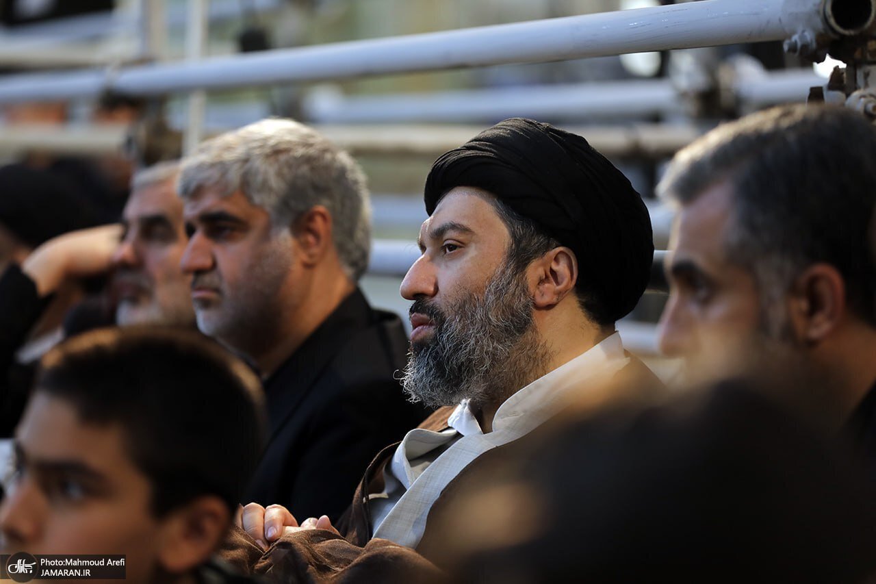عکس | تصویری جدید از فرزند رهبر انقلاب در مراسم سالگرد ارتحال امام خمینی (ره) عکس | تصویری جدید از فرزند رهبر انقلاب در مراسم سالگرد ارتحال امام خمینی (ره)