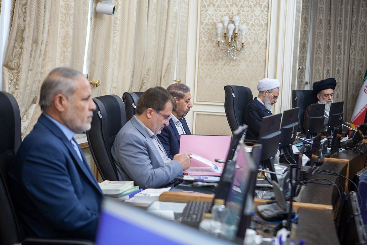 این افراد، صلاحیت ۸۰ کاندیدای ریاست جمهوری را بررسی می کنند این افراد، صلاحیت ۸۰ کاندیدای ریاست جمهوری را بررسی می کنند