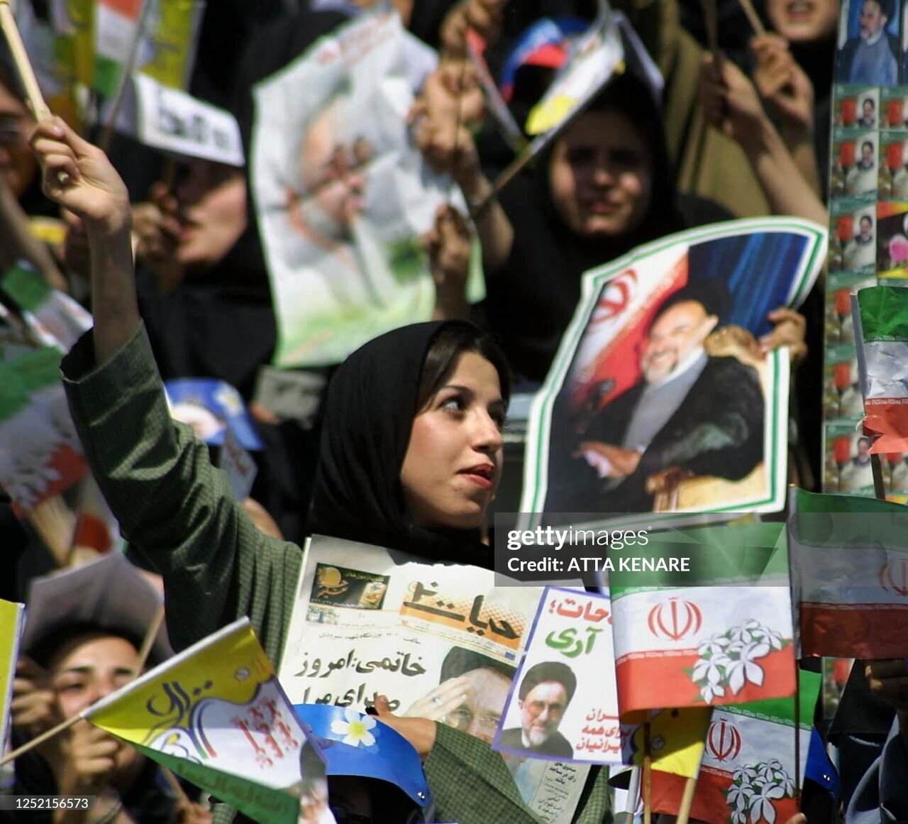 عکس| تصاویر کمتر دیده شده از پیروزی سیدمحمد خاتمی در انتخابات