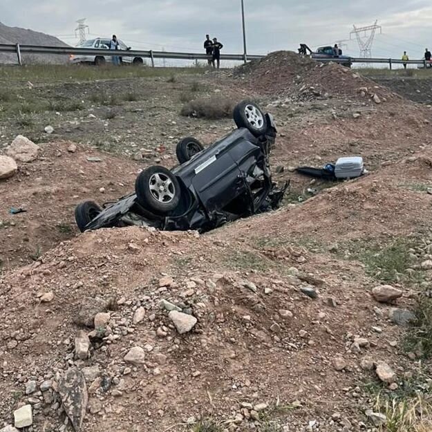 تصادف شدید هافبک استقلالی | وضعیت عجیب خودرو را ببینید