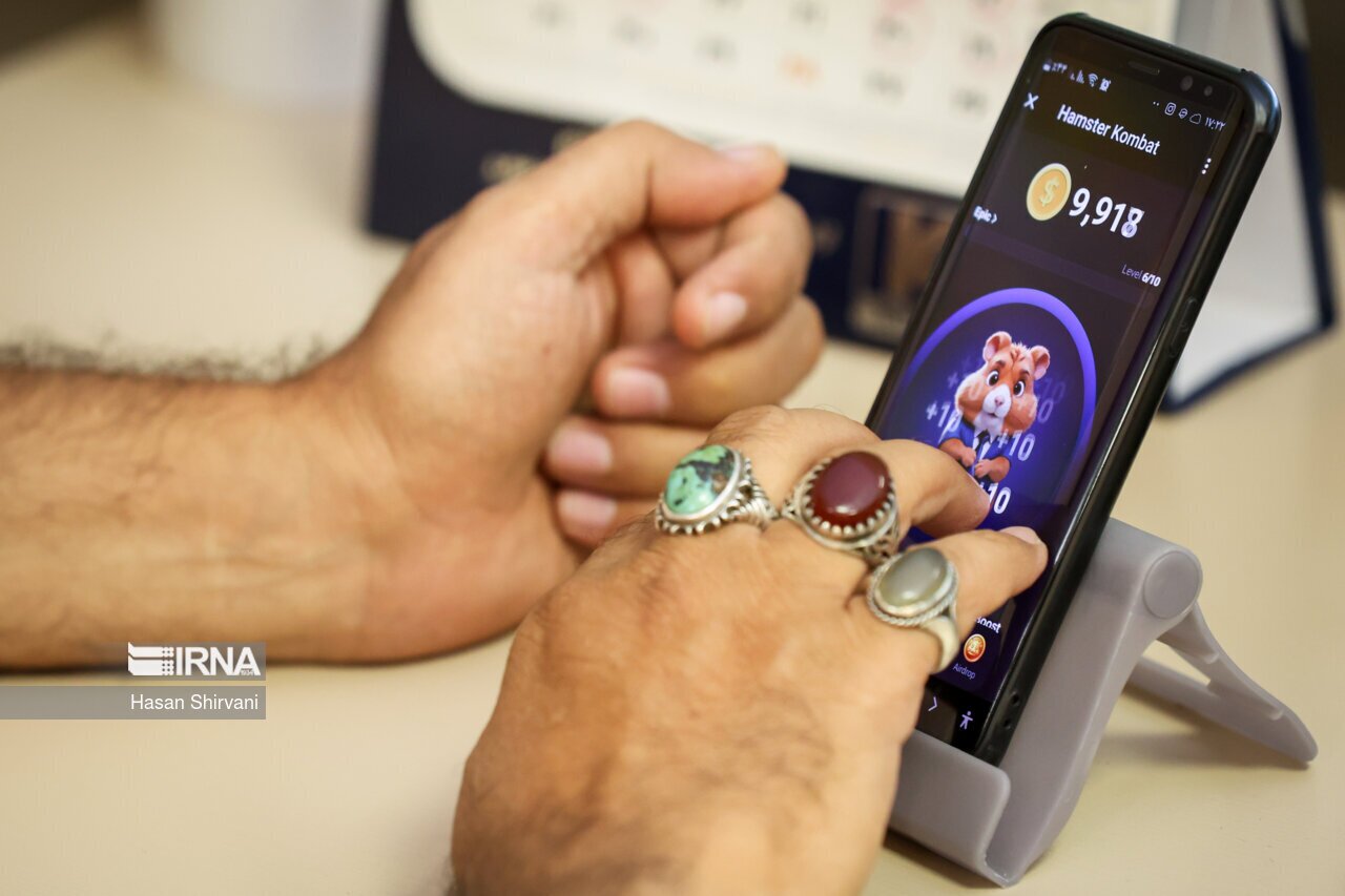 (تصاویر) تصاویری عجیب و باورنکردنی از جنون همستربازی در ایران