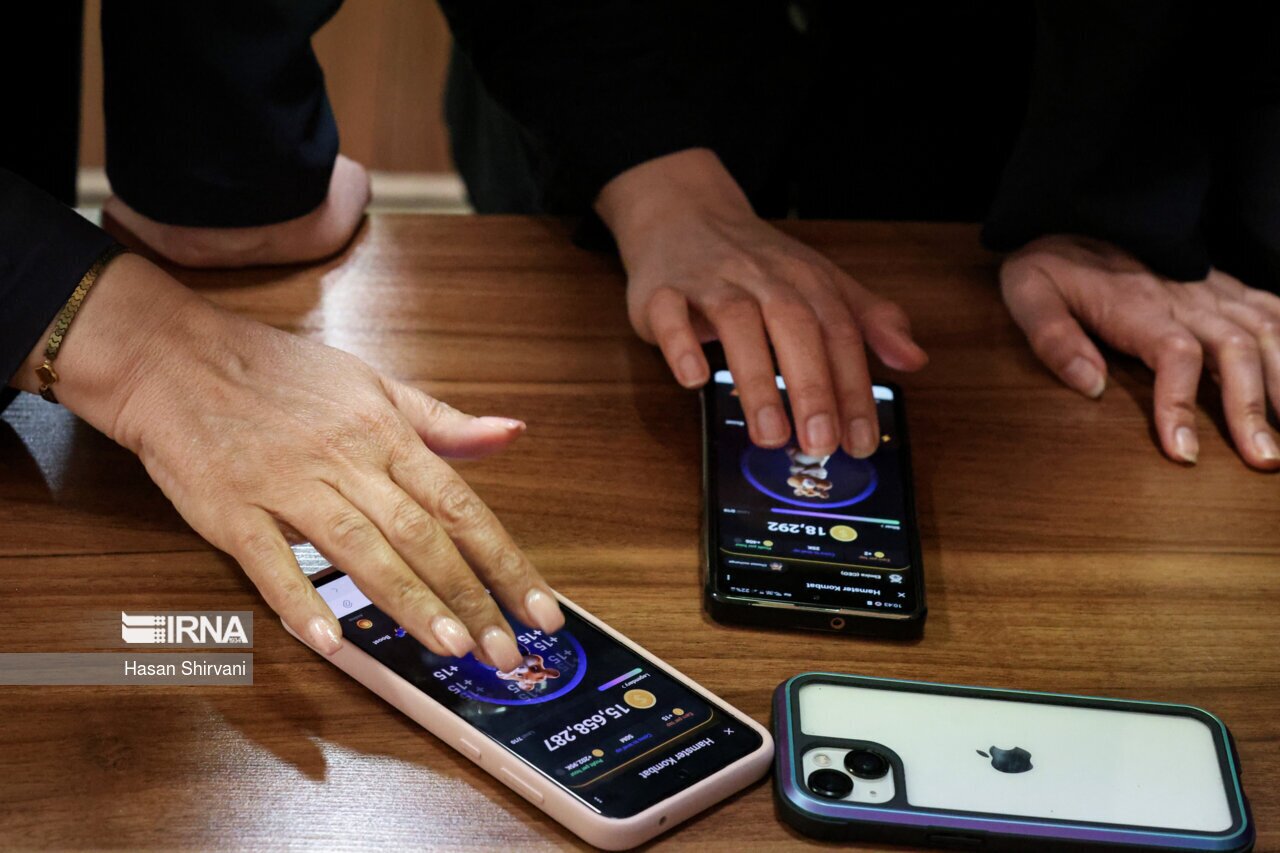 (تصاویر) تصاویری عجیب و باورنکردنی از جنون همستربازی در ایران