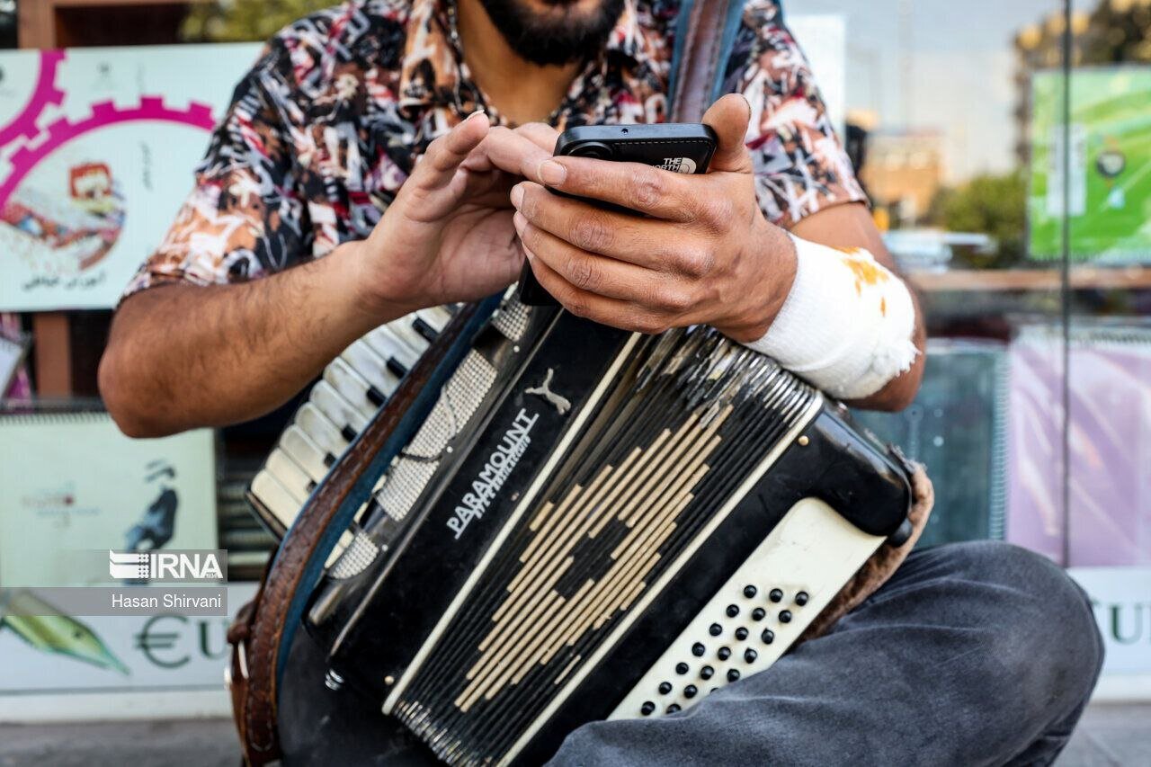 (تصاویر) تصاویری عجیب و باورنکردنی از جنون همستربازی در ایران