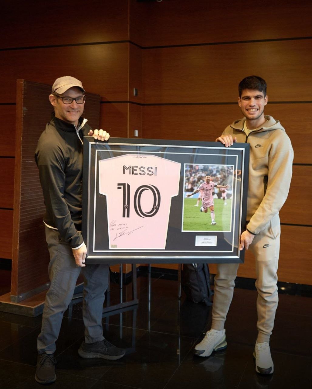 عکس| هدیه خاص مسی به پدیده اسپانیایی