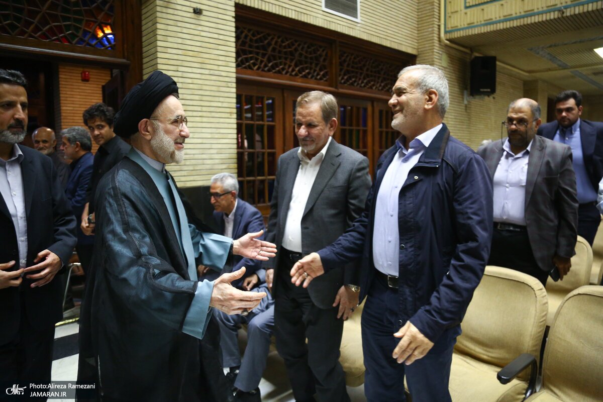 (عکس) پزشکیان در آغوش سید محمد خاتمی