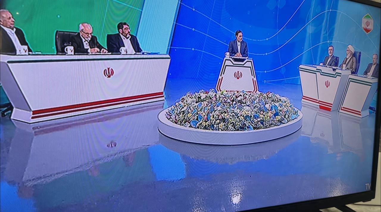 (عکس) حضور مشاور ظریف در برنامه صدا و سیما (عکس) حضور مشاور ظریف در برنامه صدا و سیما