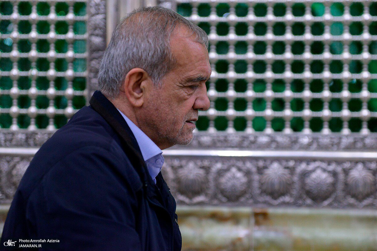 (تصاویر) تصاویر متفاوت از پزشکیان در حرم امام خمینی (تصاویر) تصاویر متفاوت از پزشکیان در حرم امام خمینی