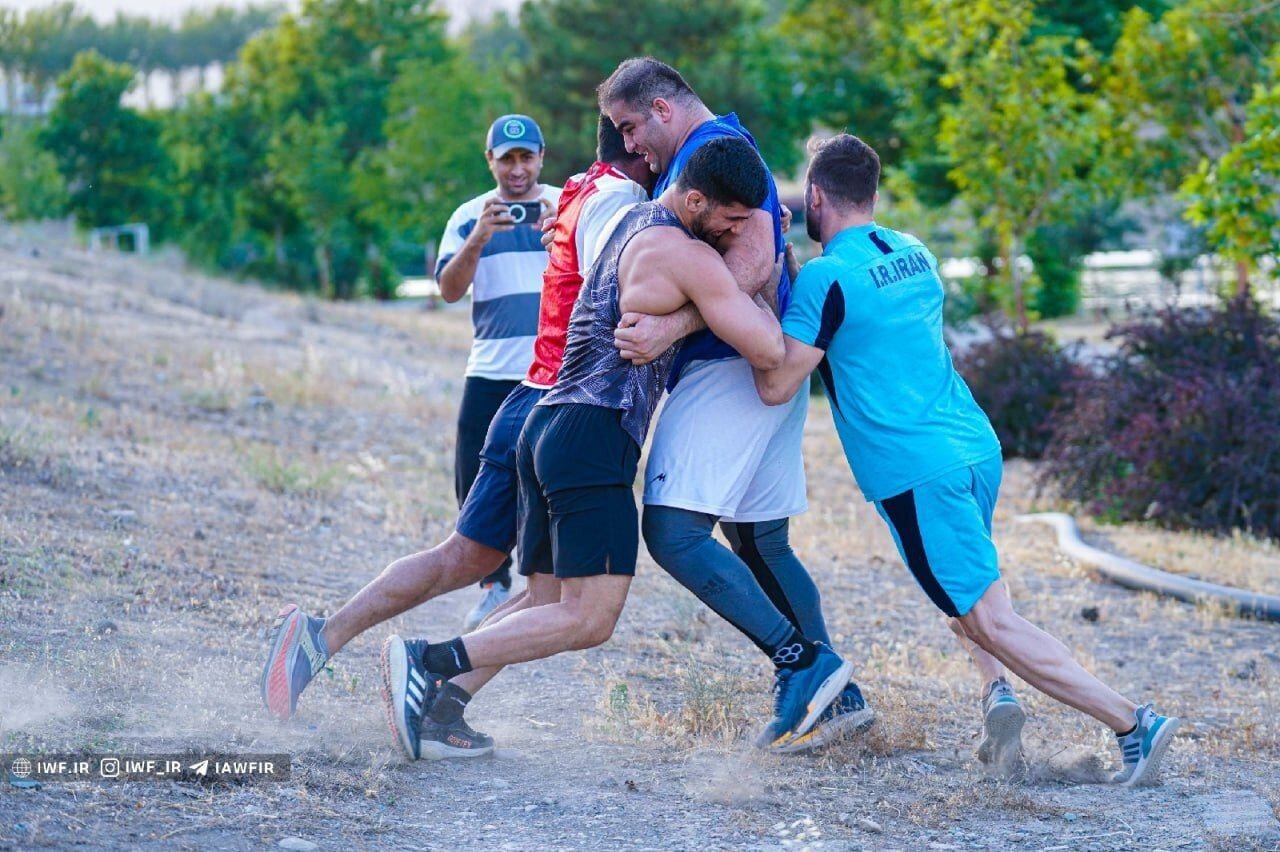 تصاویر حیرت‌انگیز از تمرینات عجیب فرنگی‌کاران ایران