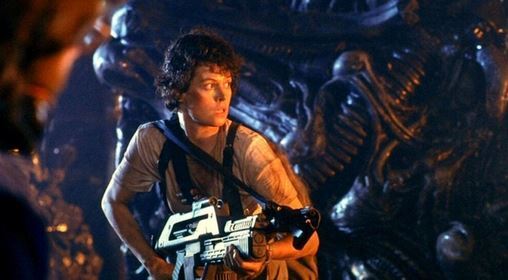 ۱۰ فیلم ترسناک اکشن برای علاقمندان هیجان و وحشت؛ از Dog Soldiers تا You’re Next