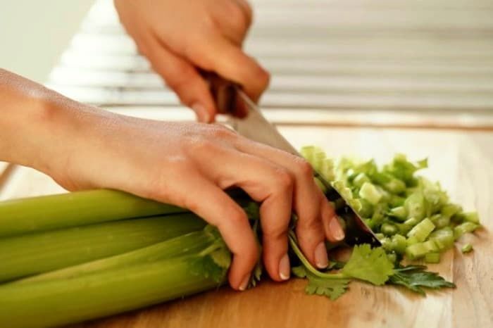 قسمتی از میوه وسبزیجات که نباید دور بریزید قسمتی از میوه وسبزیجات که نباید دور بریزید