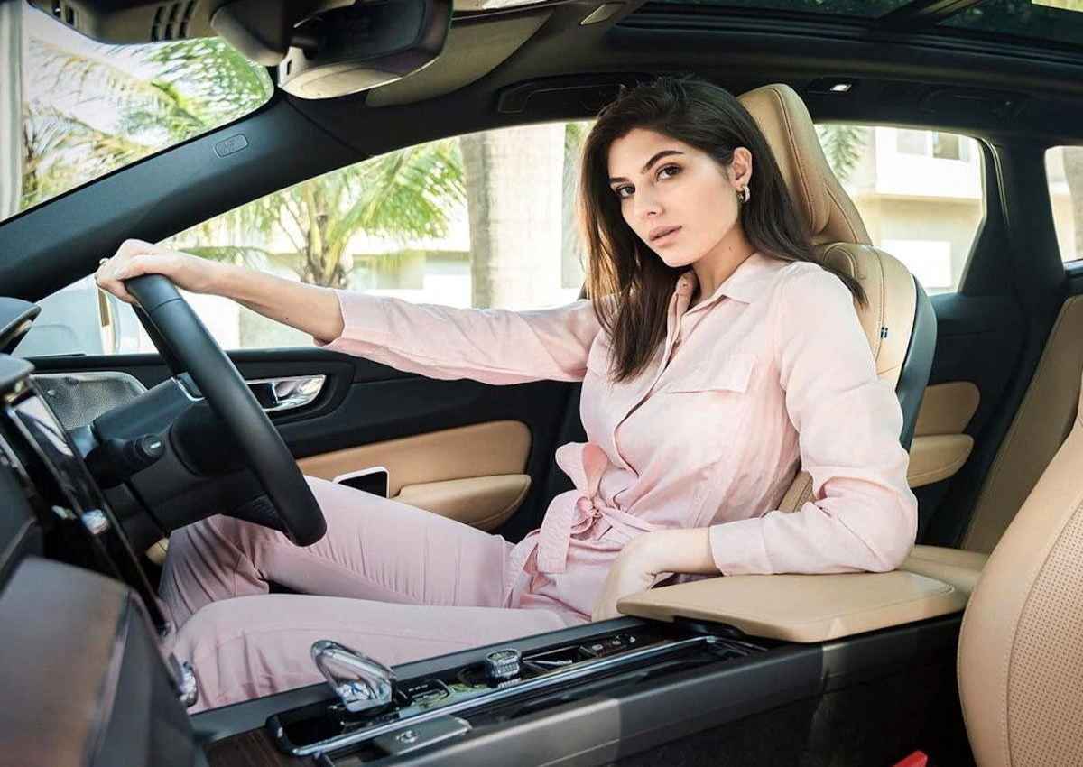 بیوگرافی بازیگران مشهور سینمای هند که ایرانی تبار هستند