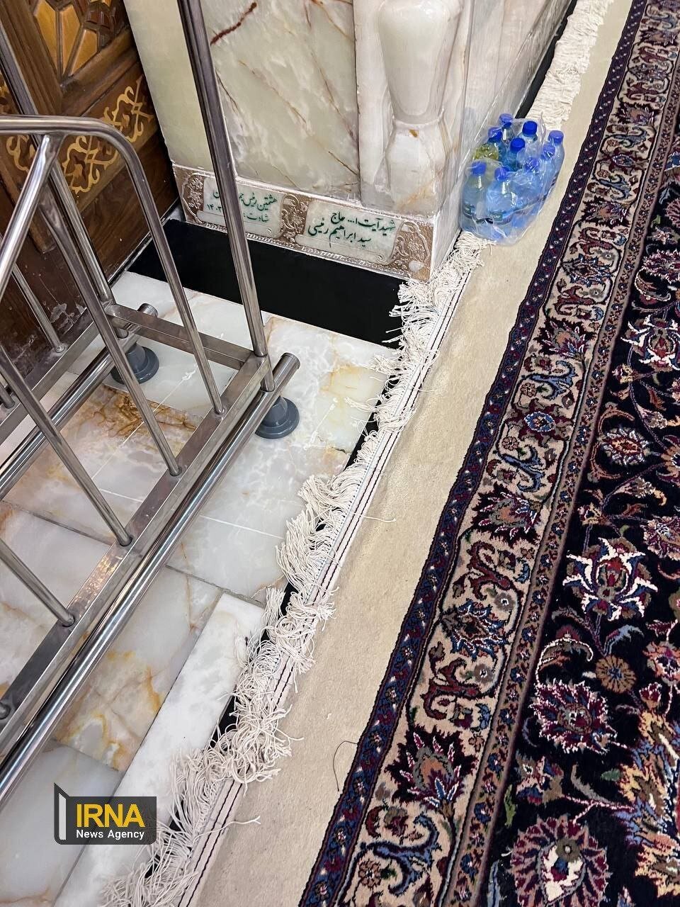 عکسی جدید از مزار شهید ابراهیم رئیسی در حرم رضوی