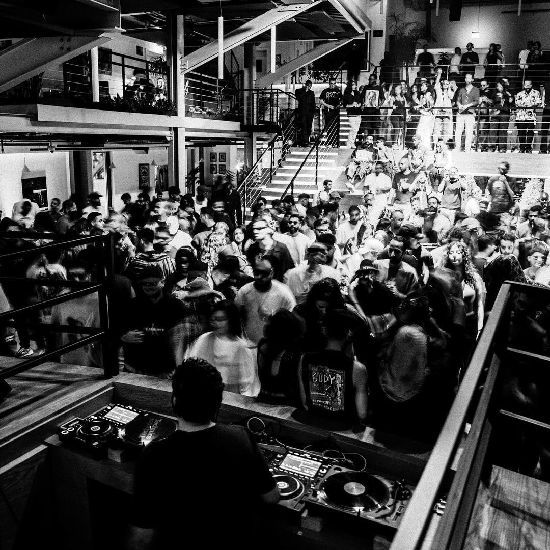 اولین کلوپ شبانه در عربستان سعودی بدون مشروبات الکلی + عکس و فیلم