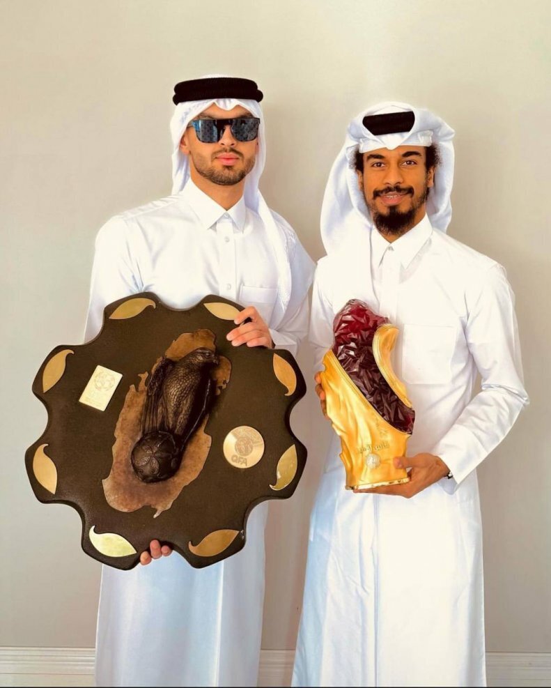 عکس| بازیکن ایرانی با دشداشه میهمان امیر قطر شد