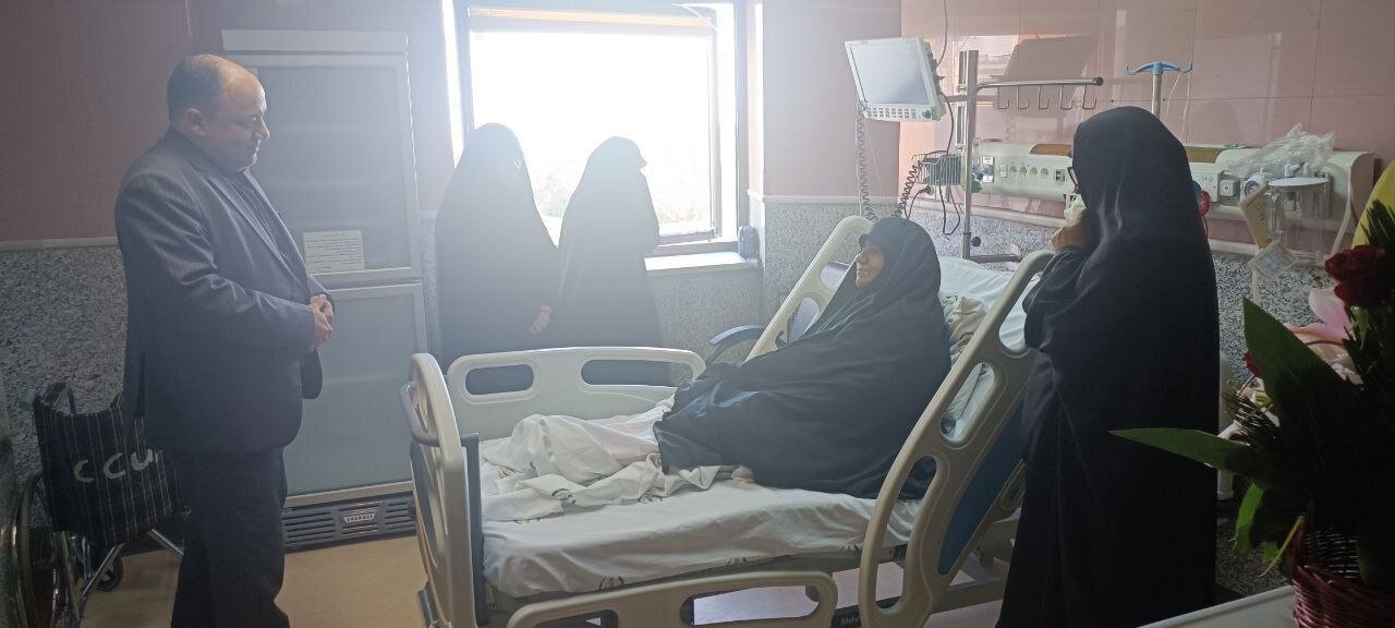 (تصویر) مادر محافظ رئیس جمهور بستری شد