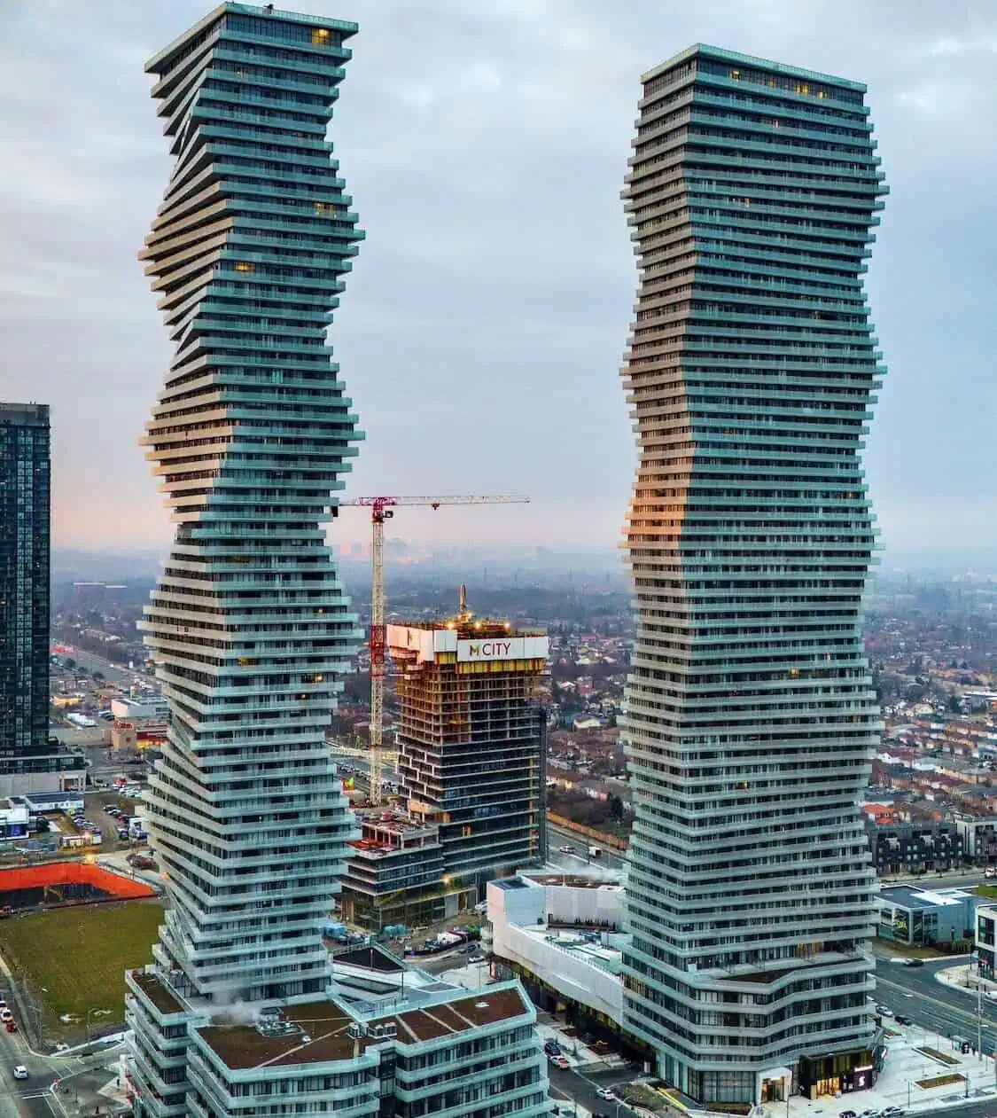 عکس| مجتمع آسمان‌خراش‌های مجهز به پیست اسکی برنده جایزه شدند!