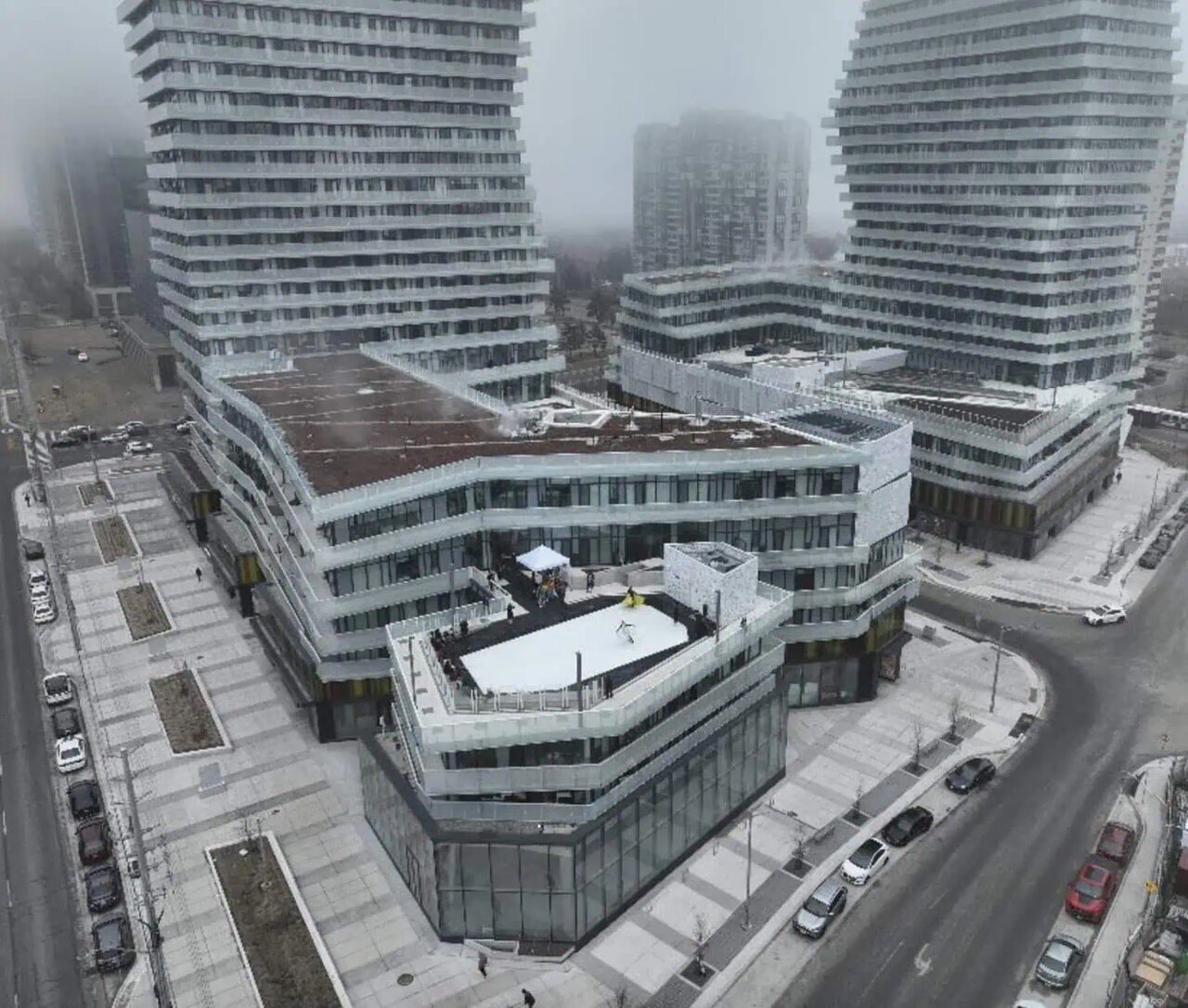 عکس| مجتمع آسمان‌خراش‌های مجهز به پیست اسکی برنده جایزه شدند!