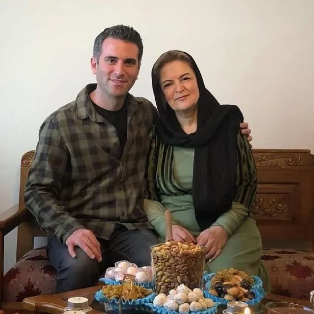 عکس | پست عاشقانه هوتن شکیبا برای مادرش