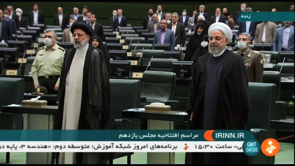 عکس| این دو چهره مهم در افتتاحیه مجلس حضور نداشتند