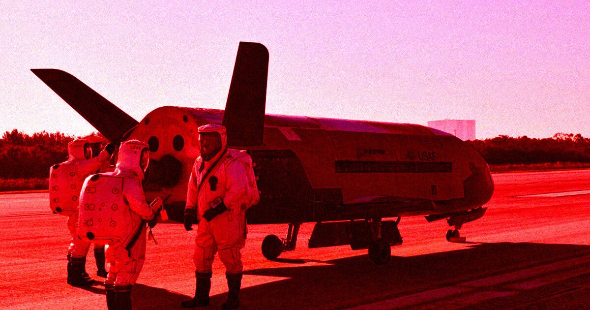 فضاپیمای چین یک شیء عجیب را در مدار زمین رها کرد