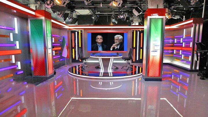 عکس | تصویر واقعی از محل برگزاری مناظره دور دوم انتخابات؛ عکس قبلی واقعیت نداشت!