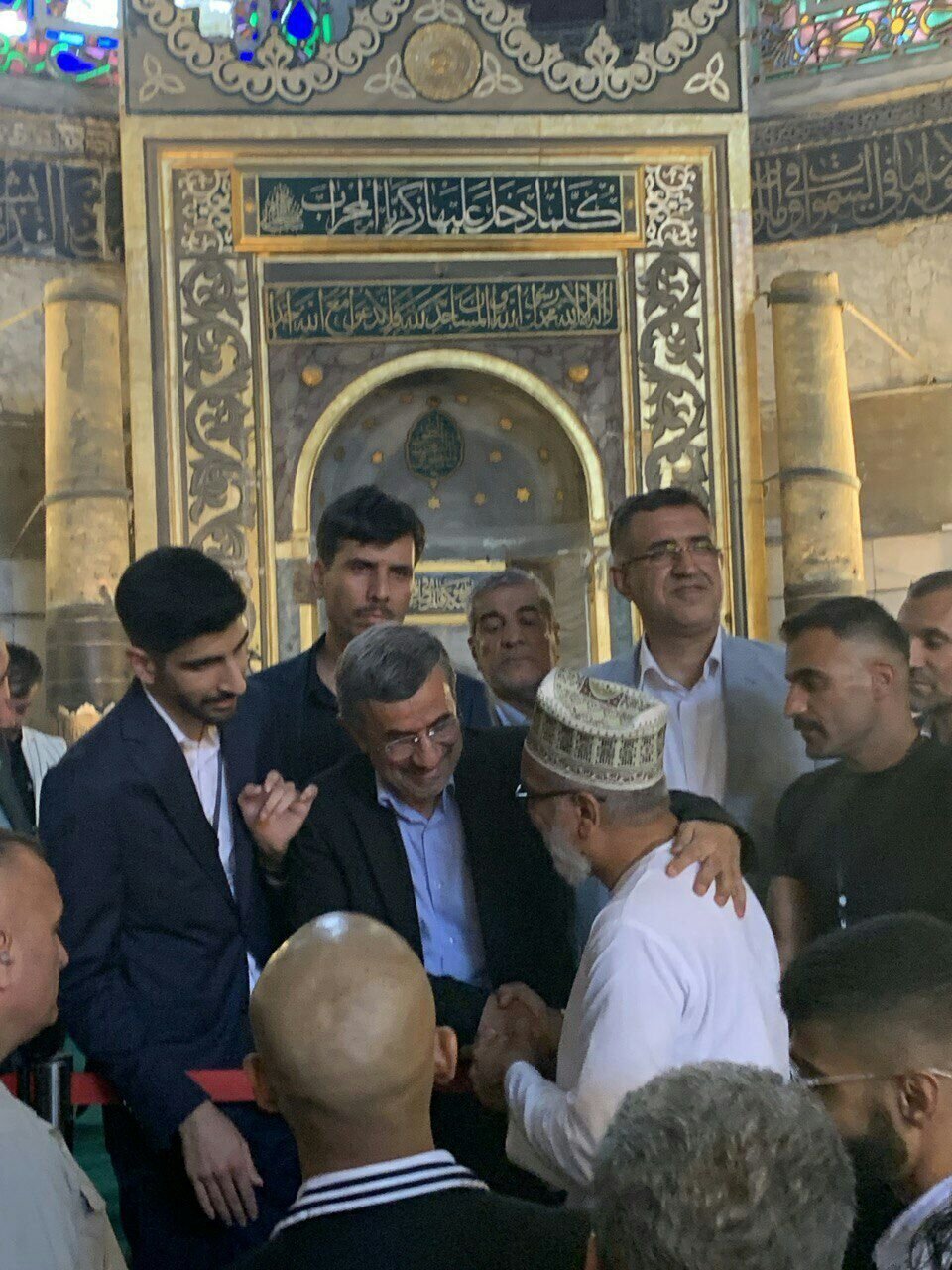 حضور محمود احمدی نژاد در ایاصوفیه استانبول در روز رأی گیری