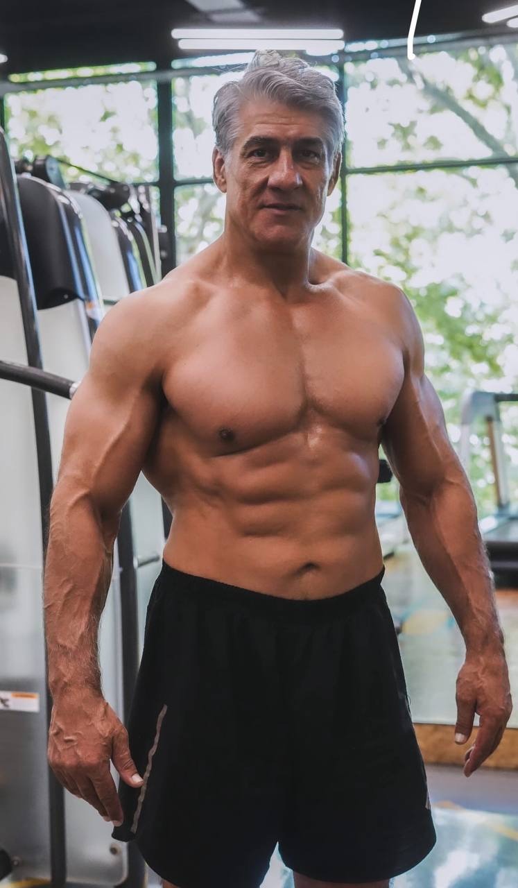 عکس | تصاویری از هیکل عضلانی اسطوره کشتی ایران