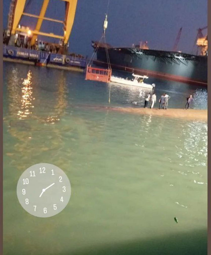 عکس | عجیب، اما واقعی؛ ناو سهند دوباره زیر آب رفت!
