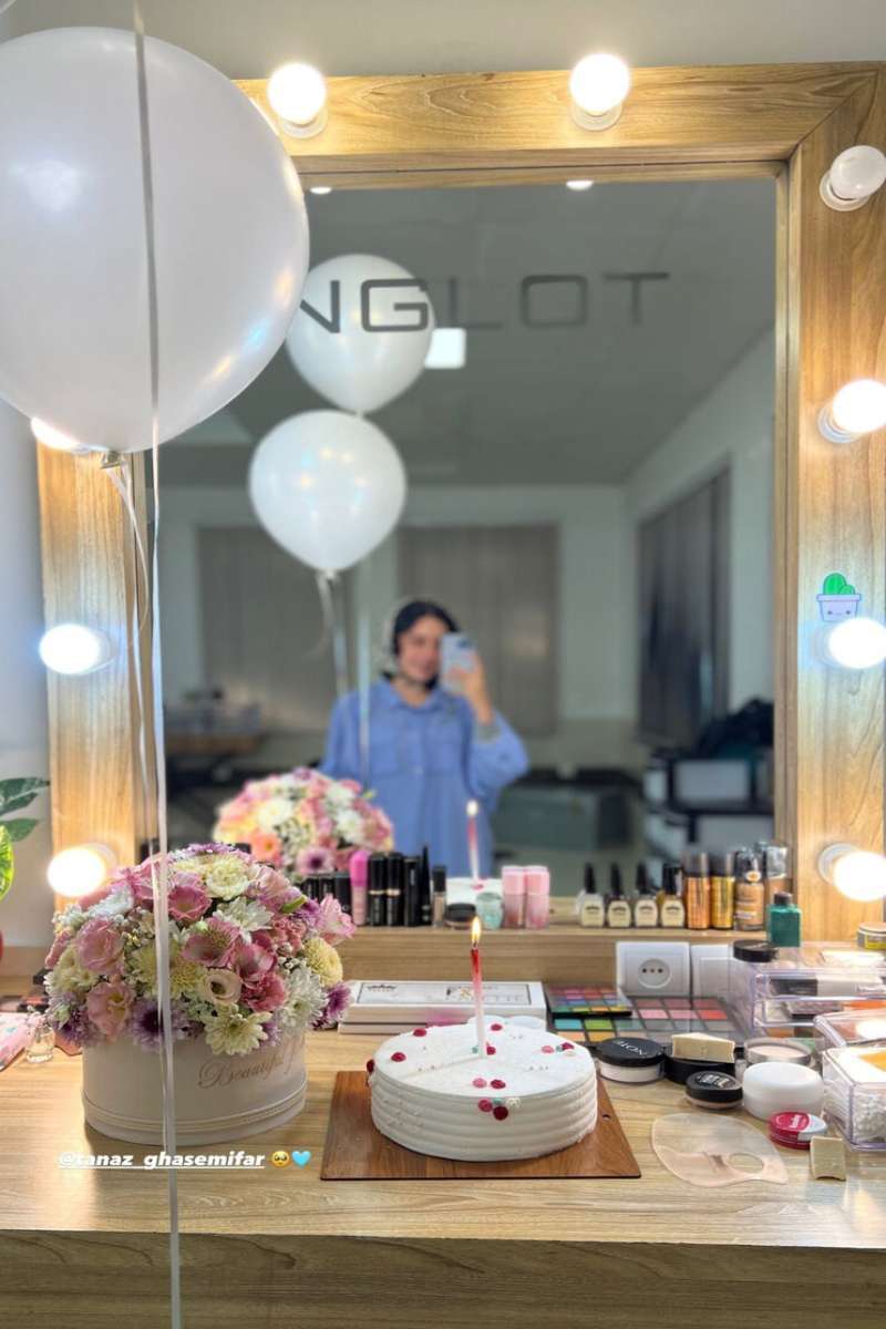 عکس| جشن تولد ترلان پروانه در پشت صحنه فیلم جدیدش