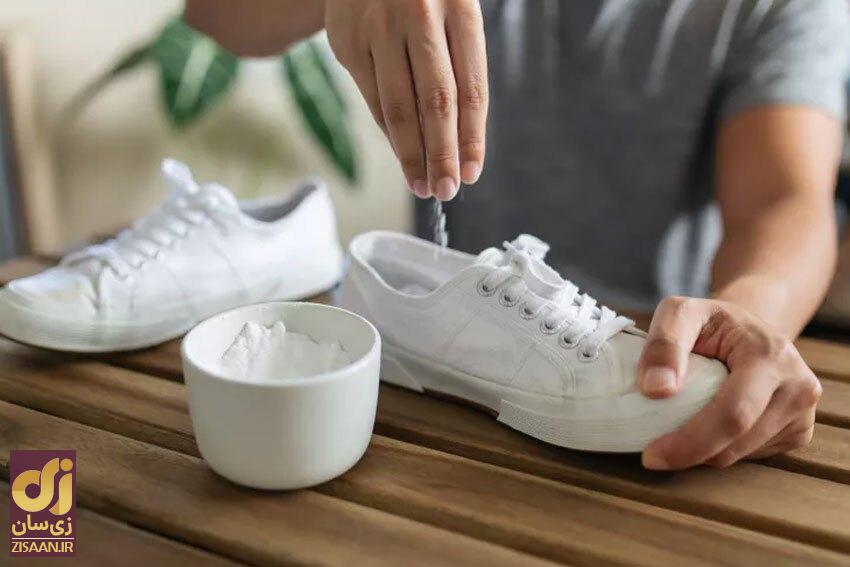 کفش‌تان بوی بد گرفته؟ راه‌های تضمینی از بین بردن بوی بد کفش را امتحان کنید!