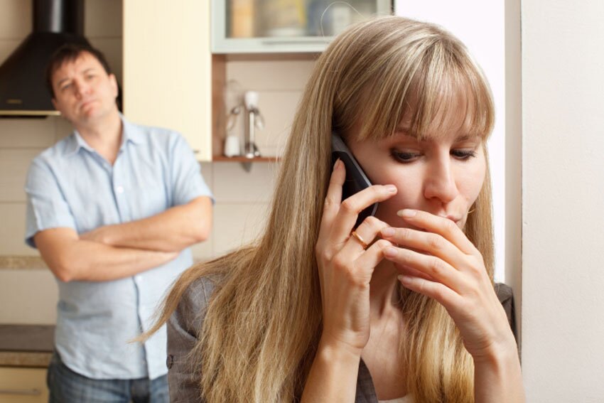 دلیل خیانت زن به مرد را می‌دانید؟ ۱۲ عاملی که باعث می‌شود یک زن متعهد نماند